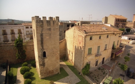 Larger image: Tower of the Vila